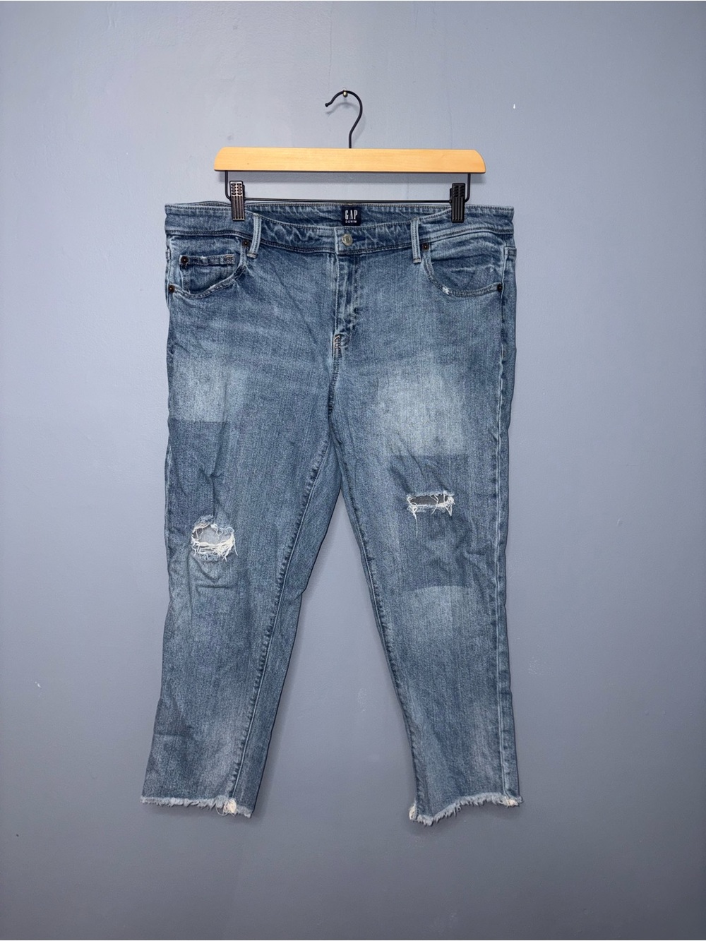 Gap | Distressed Jeans | Size 32